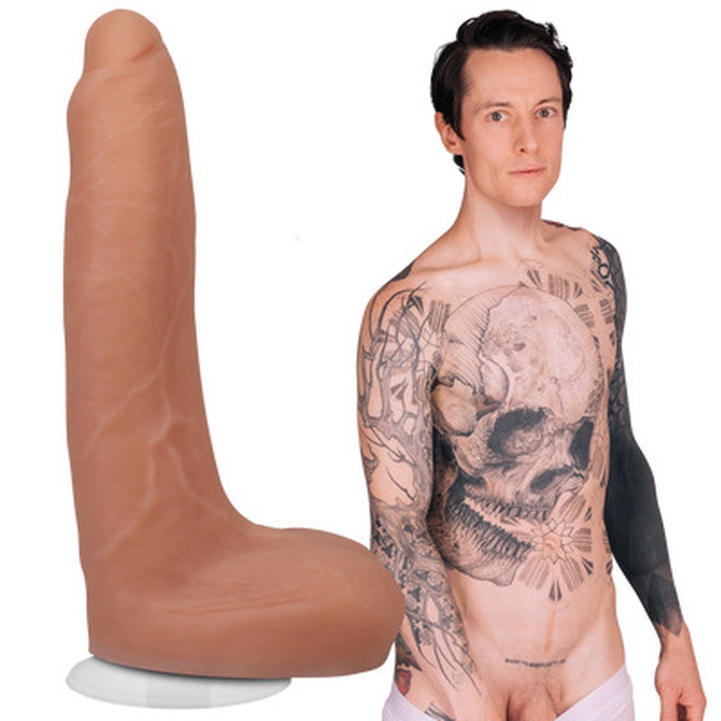 OWEN GRAY - REALISTIC SILICONE DILDO - 9 / 22 CM